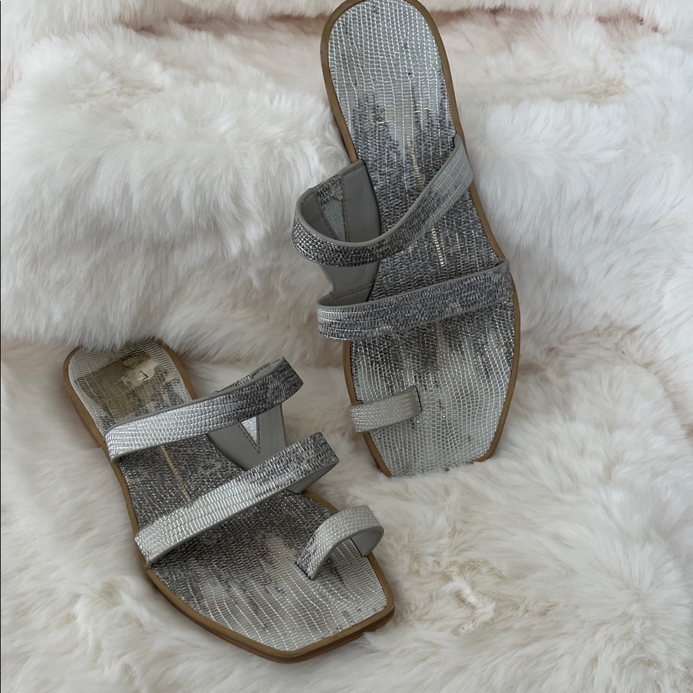 Dolce Vita toe ring sandal